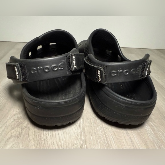 Crocs Men’s Yukon Black Glogs Sandal Sz 10 M main image 4